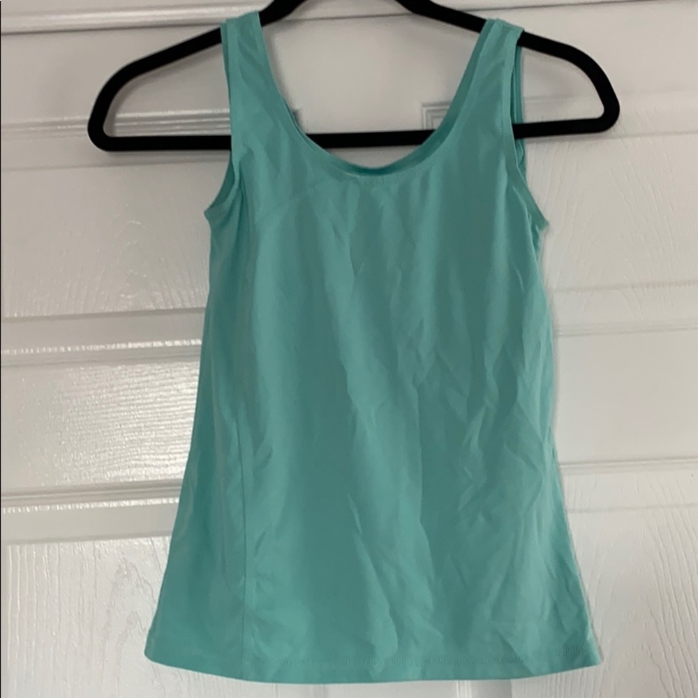 Like new Reebok tank top with built in bra